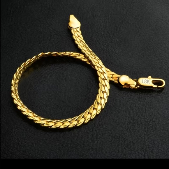 Jewelry - New 18K Gold Plated Snake Bracelet